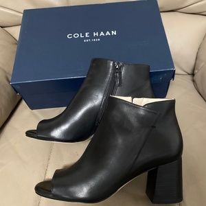 Cole Haan Anisha peep toe open toe bootie size 7 black